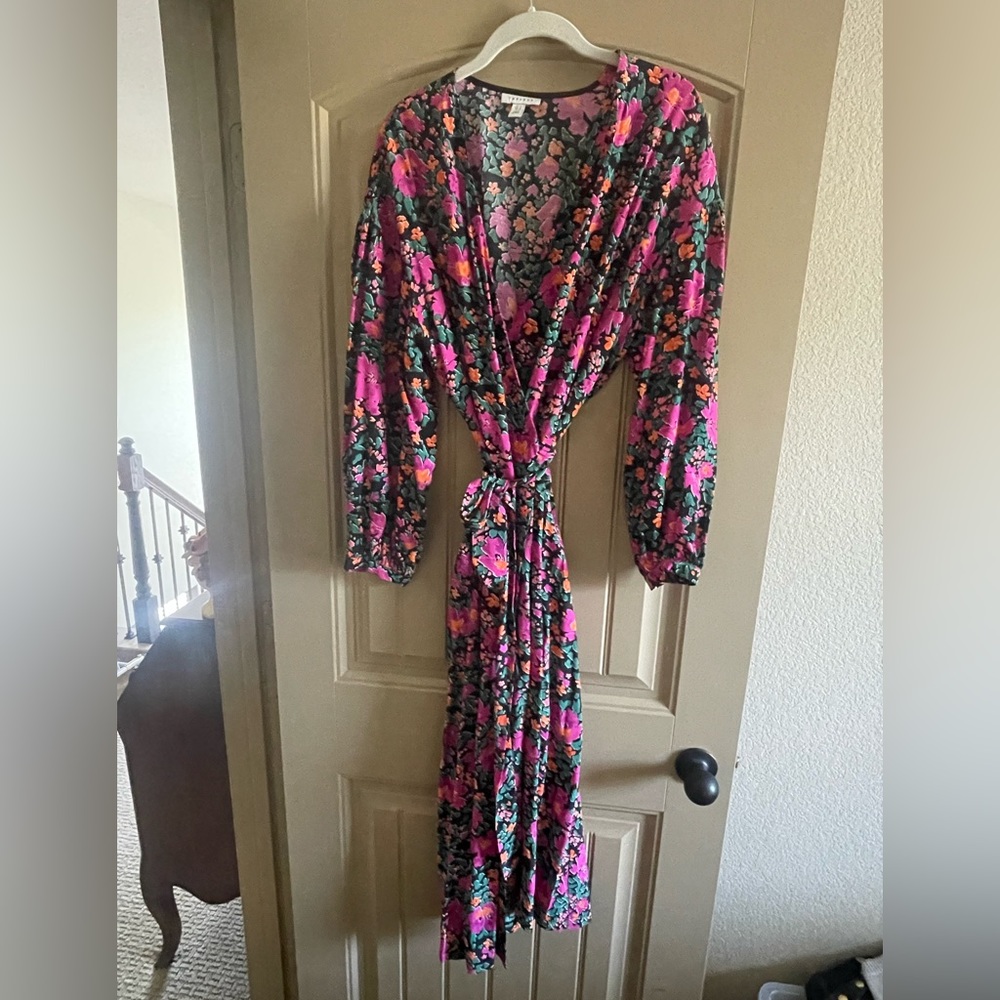 PRETTY TOPSHOP FLORAL WRAP DRESS